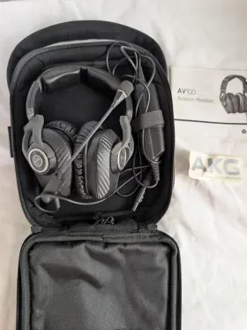 Av100 Akg Aviation By Harman Headset With Case And Manual In Working Condition