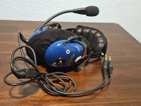 Ac-910 Avcomm Untested Pnr Aviation Headset. Headset For Airplane Pilots