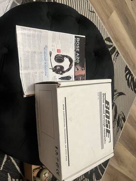 Bose 267900001 Aviation X Headset Like New