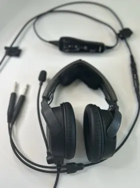 324843-1040 Bose Like New A20 Aviation Headset With Airbus Xlr Jack To Ga Twin Adapter