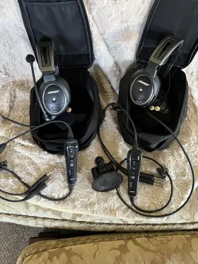 324843-2020 Bose Aviation A20 Headsets