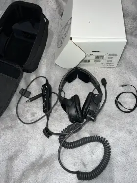 324843-t030 Bose A20 Aviation Headset With Bluetooth U-174 Heli Plug - Like New