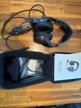 Bose 327070-2040 A20 Aviation Headset With Lemo 6-pin Connector