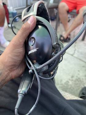 Bose 746707-0010 Aviation Headset With Noise Cancelling Technology