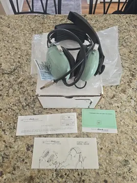 12511g-01 David Clark H5030 Brand New Model Aviation Headset Pilot Co-pilot