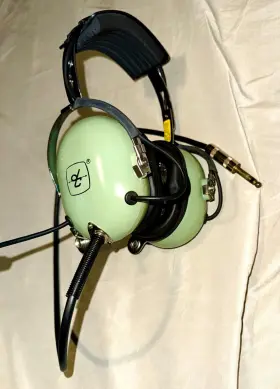 12514g-01 David Clark H5010 Worcester Ma. Usa Aviation Headset Used