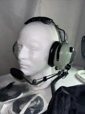 18282g-05 David Clark Model H10-66 Aviation Headset -excellent
