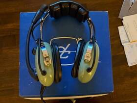David Clark 40074g-01 Model H10-20 Noise Attenuating Aviation Headset/microphone