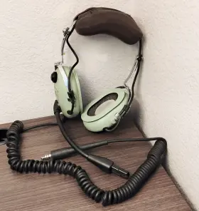40411g-08 David Clark 4011g-08 Headset - Made In Usa With M-7a Mic- Needs Cushions