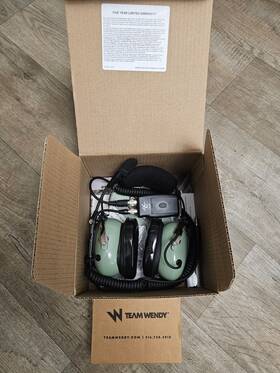 David Clark 40414g-02 Aviation Headset. Clark. Model H10-56hxl. Mint Green
