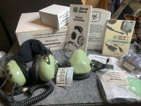 David Clark 40762g-01 Aviation Headset P/n With Lots Of Extras. Never Used Nos