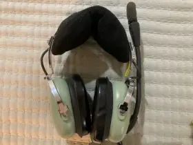 5965-01-466-1530 David Clark H10-13.4 Aviation Headset Like New Used Only Once