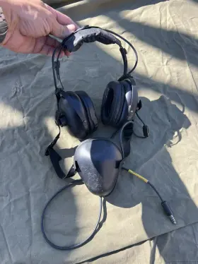 82872 David Clark Aviation Ground Support Headset With Noise Shield Microphone Untested