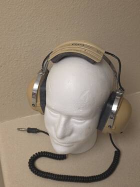 David Clark Clark/250 250 Over-ear Aviation Headset Beige Black Wired Adjustable Headband
