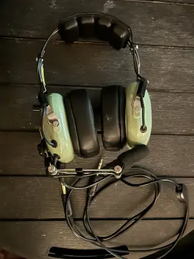 Gar76 David Clark Aviation Headset