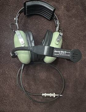 David Clark H3530 C35-08 Ground Support Headset With Belt Station