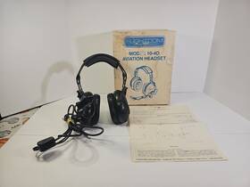 Flightcom 10-4d Vintage Aviation Headset Model