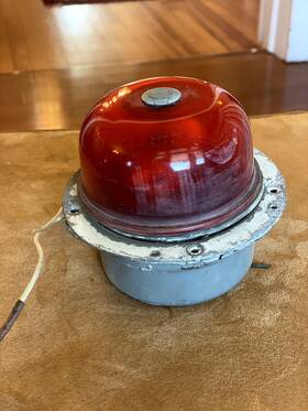 Grimes G-8400a-3-24 24 Bolt Beacon Light