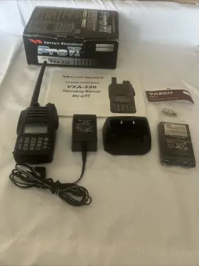 Vxa-220 Handheld Transceiver Aviation Radio Vertex Standard Pro Vi Airplane Com