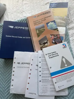 10011889-r Jeppesen Commercial/instrument Kit For Training New Com. Pilots - Read Notes