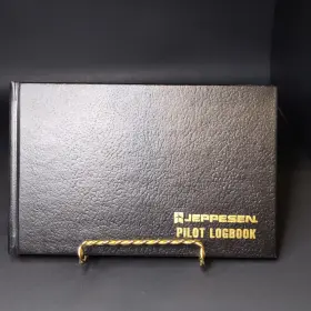 Js506048-008 Jeppesen Standard Pilot Logbook Hardcover Black