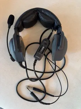 20xlc Lightspeed Aviation Headset With Case - Dual Ga Plugs No Ear Pads