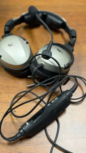 793317004 Lightspeed Zulu.2 Anr Aviation Headset Bluetooth Flightlink Dual Ga