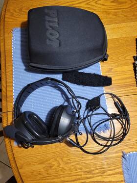 Pilot 54237 Pa1779 Aviation Headset With Case