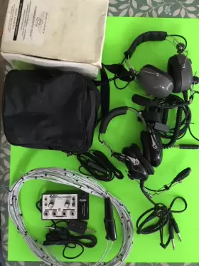 Pilot Avionics 11-90 51 2 Head Sets With Microphones Soft Comm Atc Intercom
