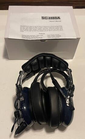 Pilot Communications H-80a New Aircraft Spruce Skycom Aviation Headset Dual Ga Plugs