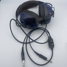 Pilot Usa Pa-2170 Pair Of Passive Headsets With Carry Bags