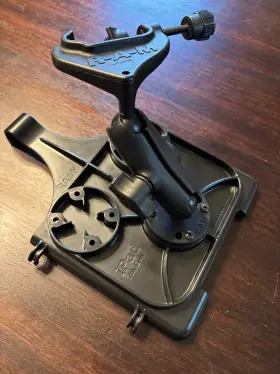 Ram-hol-ap31u Ram Mounts Mount Ipad Holder For 7th 8th And 9th Gen