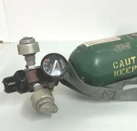 5500-c1a-bf20b Scott Aircraft Pilot Portable Oxygen Bottle And Regulator P/n