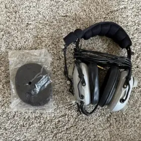 Softcomm Products Inc 395599501306 Inc. Silver Edition Pilot Headset - Great Condition