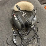 Avcomm Aviation Communications Pilot Headset AC-400S ? Used. Price: $65.00.